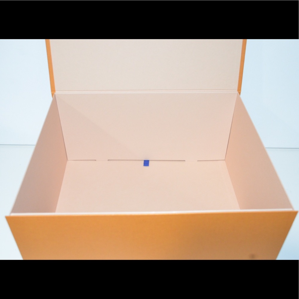Louis Vuitton Large gift box - Picture 4 of 11